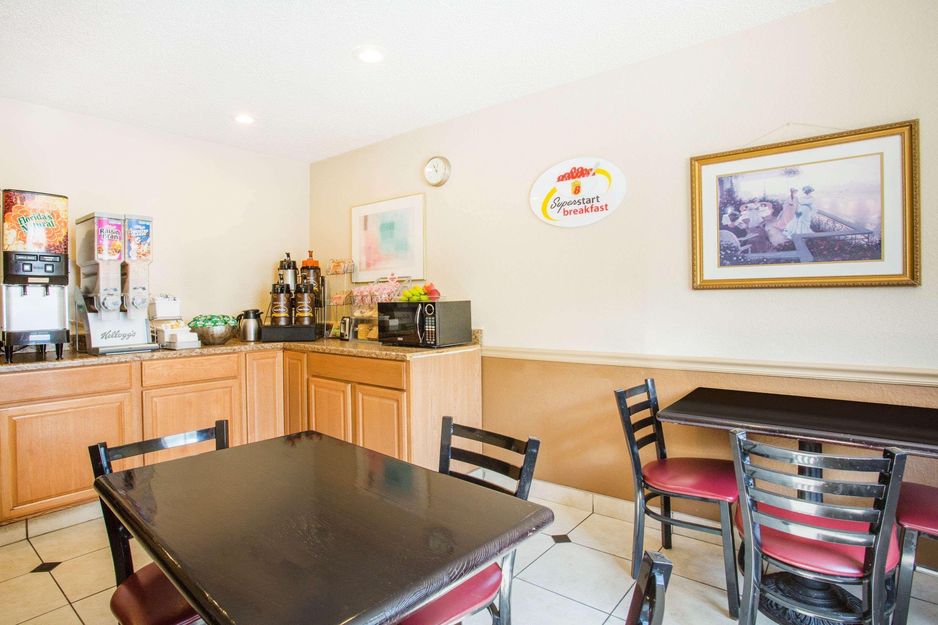 Super 8 By Wyndham Harrisonburg Motel Ngoại thất bức ảnh