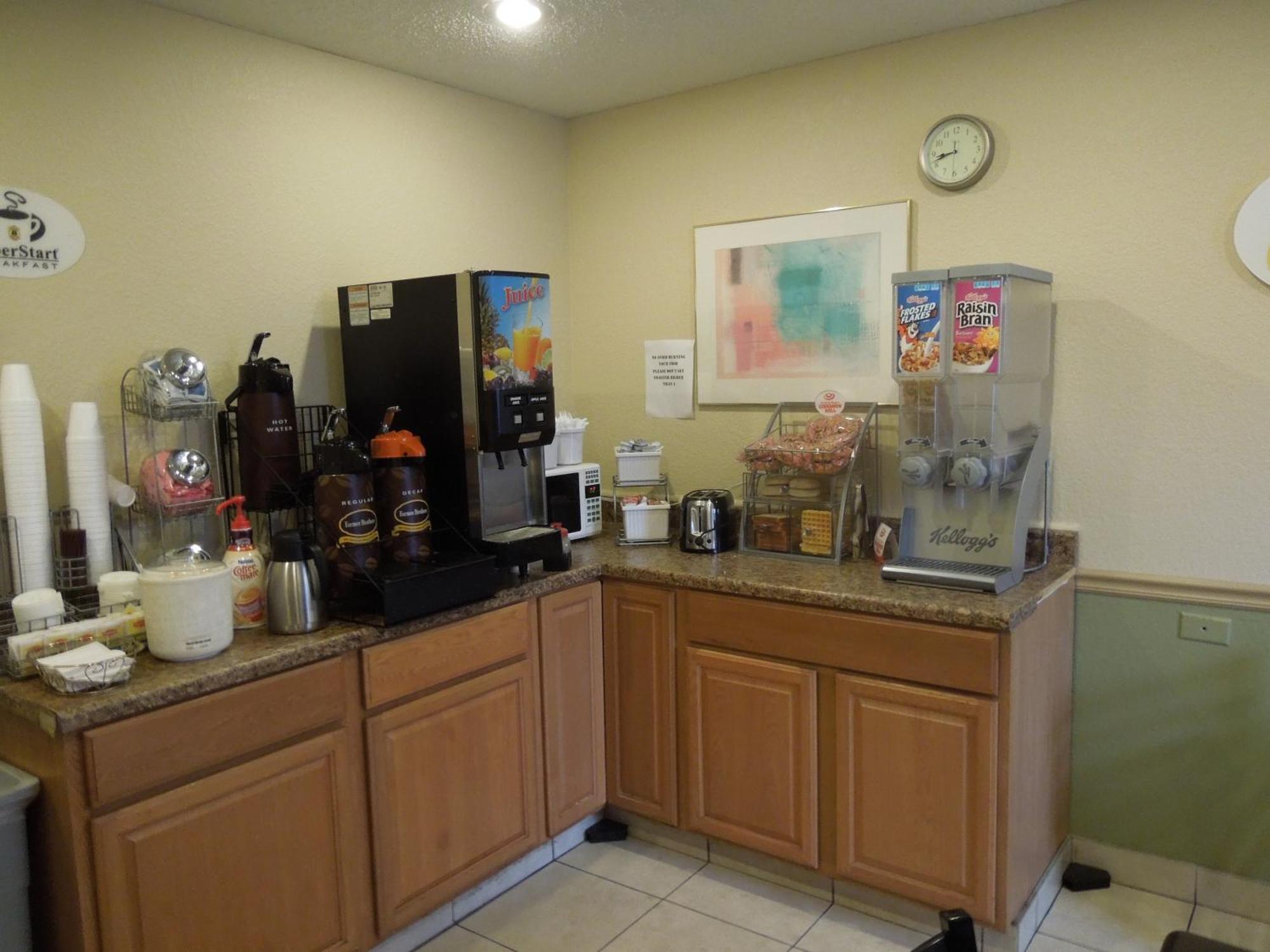 Super 8 By Wyndham Harrisonburg Motel Ngoại thất bức ảnh