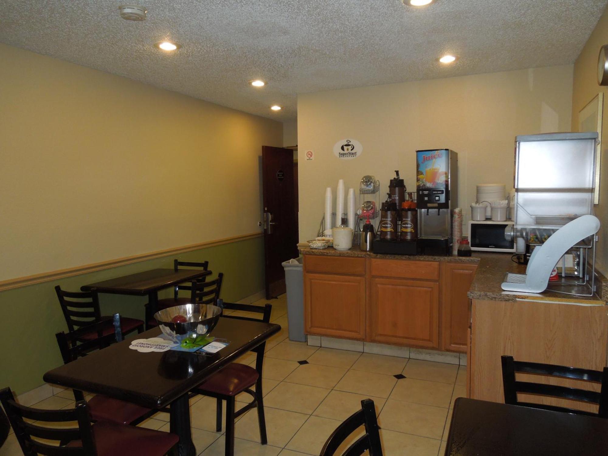Super 8 By Wyndham Harrisonburg Motel Ngoại thất bức ảnh