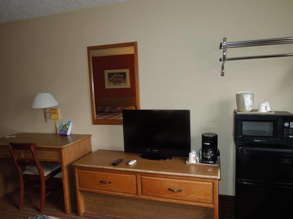 Super 8 By Wyndham Harrisonburg Motel Ngoại thất bức ảnh